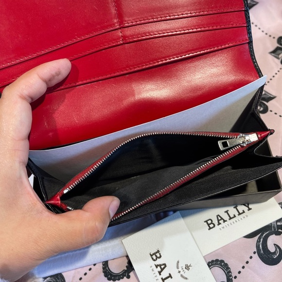 Bally Long wallet w/coin pocket Auth - Picture 6 of 15
